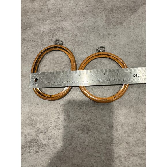 Lot of 2 embroidery hoop cross stitch display 3” and 4” - Picture 5 of 5